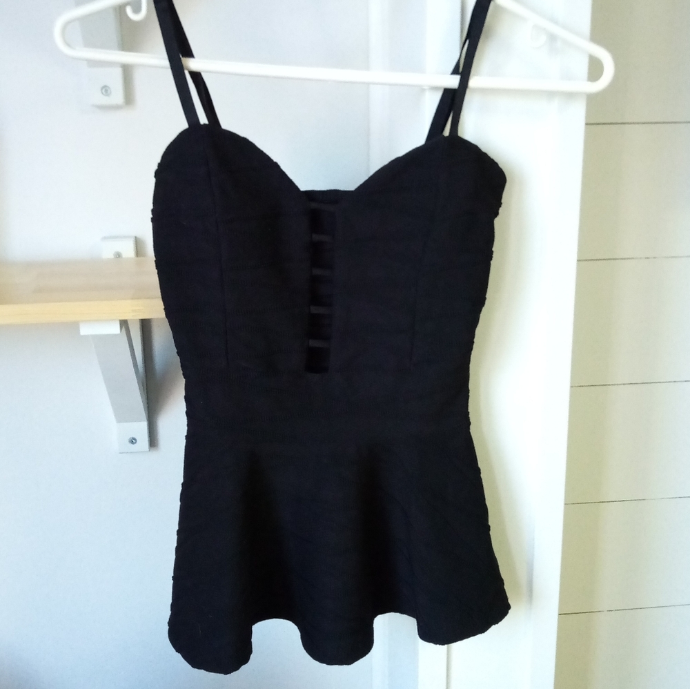 ☕2/$40 Cutout black peplum top